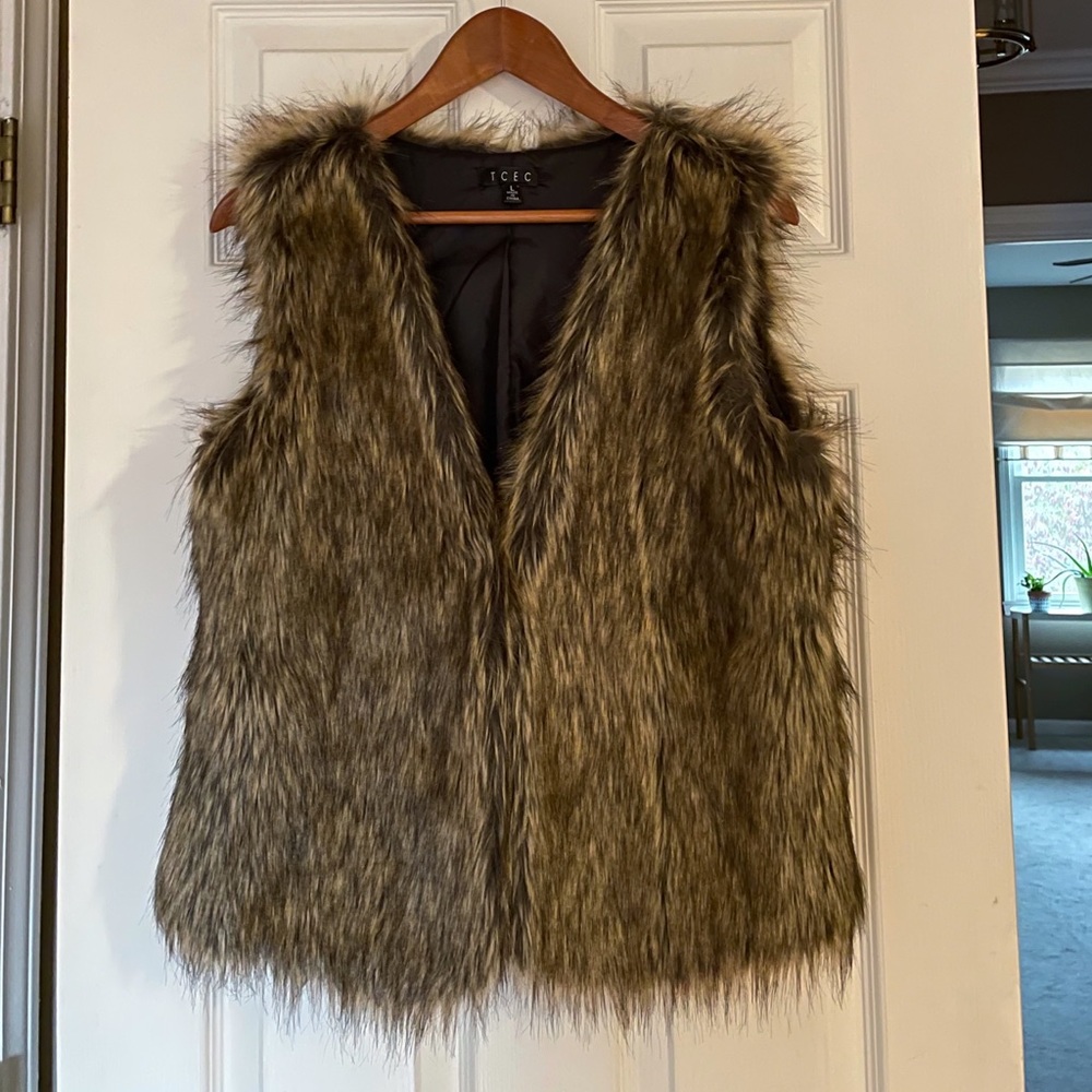 TCEC Faux Fur Vest Size Large